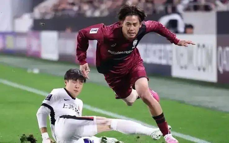 横滨水手战胜对手，英勇无畏