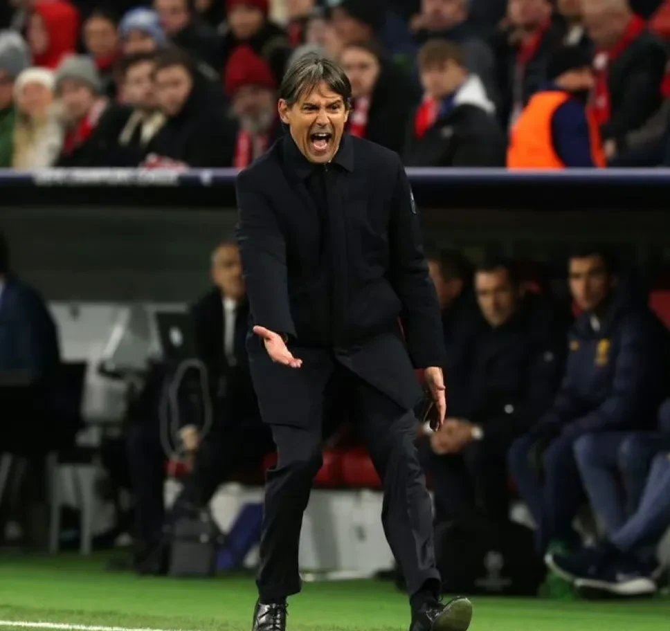 阿贾克斯客场惨败国际米兰,遗憾出局 阿贾克斯客场惨败国际米兰,遗憾出局