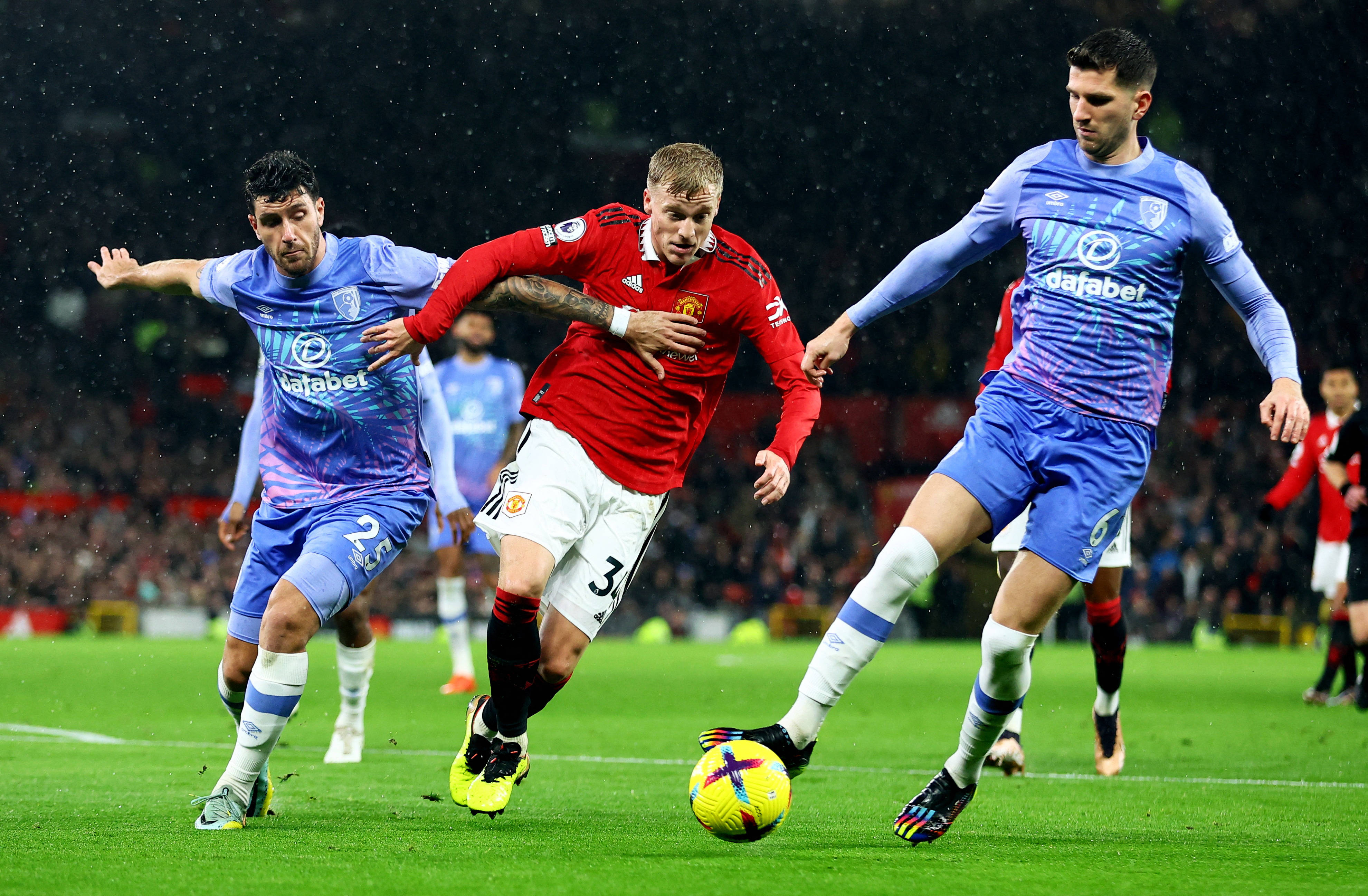 关于曼城主场大胜,稳固积分榜领先位置的信息 关于曼城主场大胜,稳固积分榜领先位置的信息