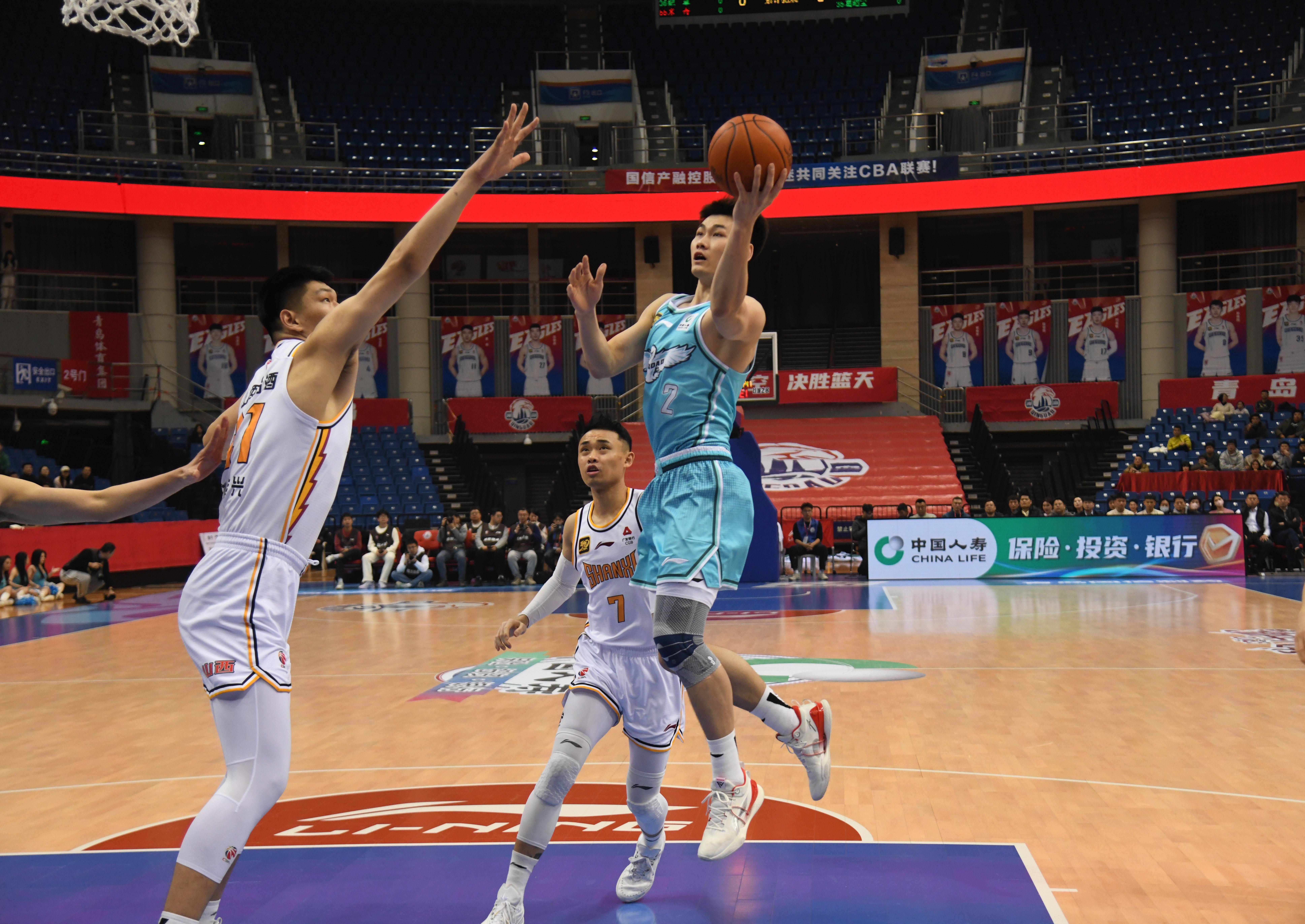 青岛男篮在比赛中战胜北京队,引发热议 青岛男篮在比赛中战胜北京队,引发热议