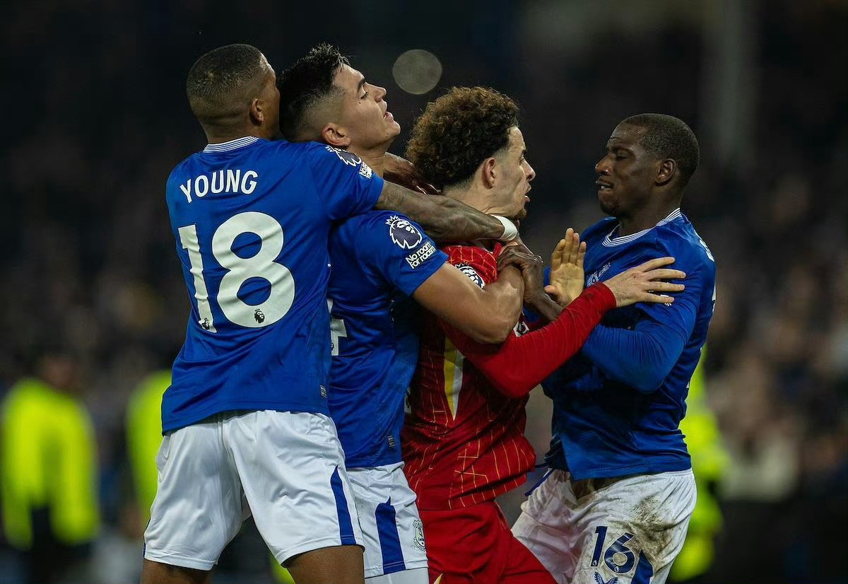 埃弗顿客场击败伯恩茅斯,士气高涨 埃弗顿客场击败伯恩茅斯,士气高涨