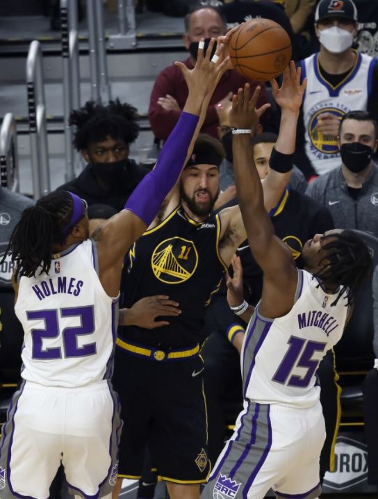 国王轻取骑士,全面开花 国王轻取骑士,全面开花