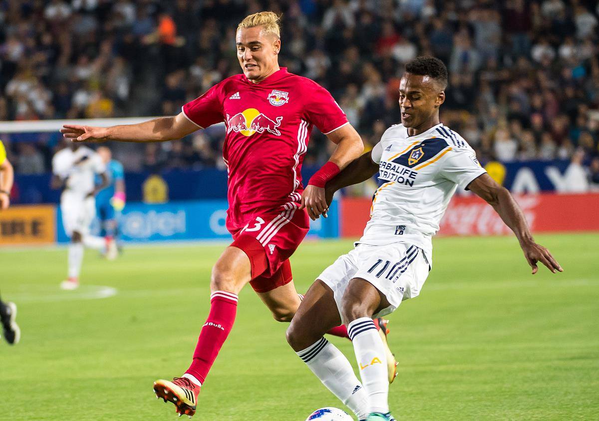 杜塞尔多夫遭遇连败,面临保级危机 杜塞尔多夫遭遇连败,面临保级危机