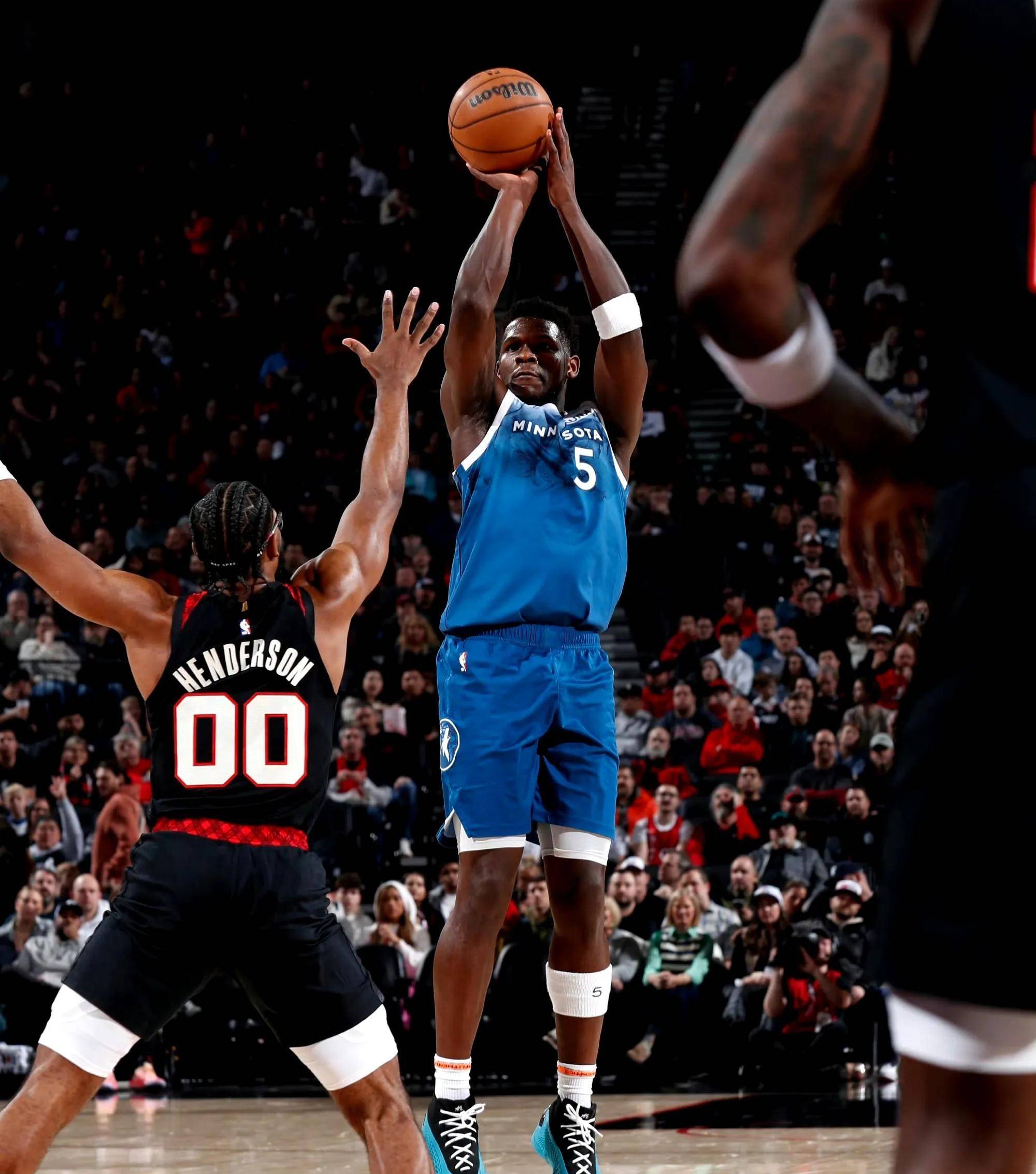 开云平台-勇士胜雄鹿，取得十连胜