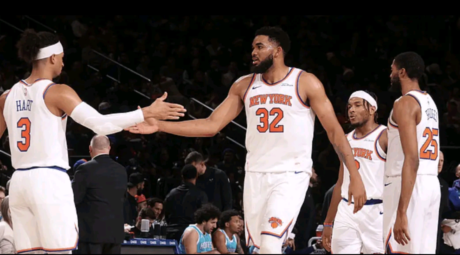 开云官网-热火主场大胜黄蜂，唐斯独砍40+15爆发