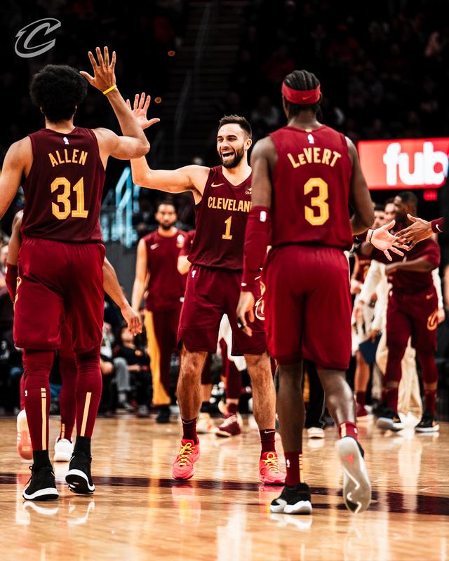 热火战胜快船，豪取连胜