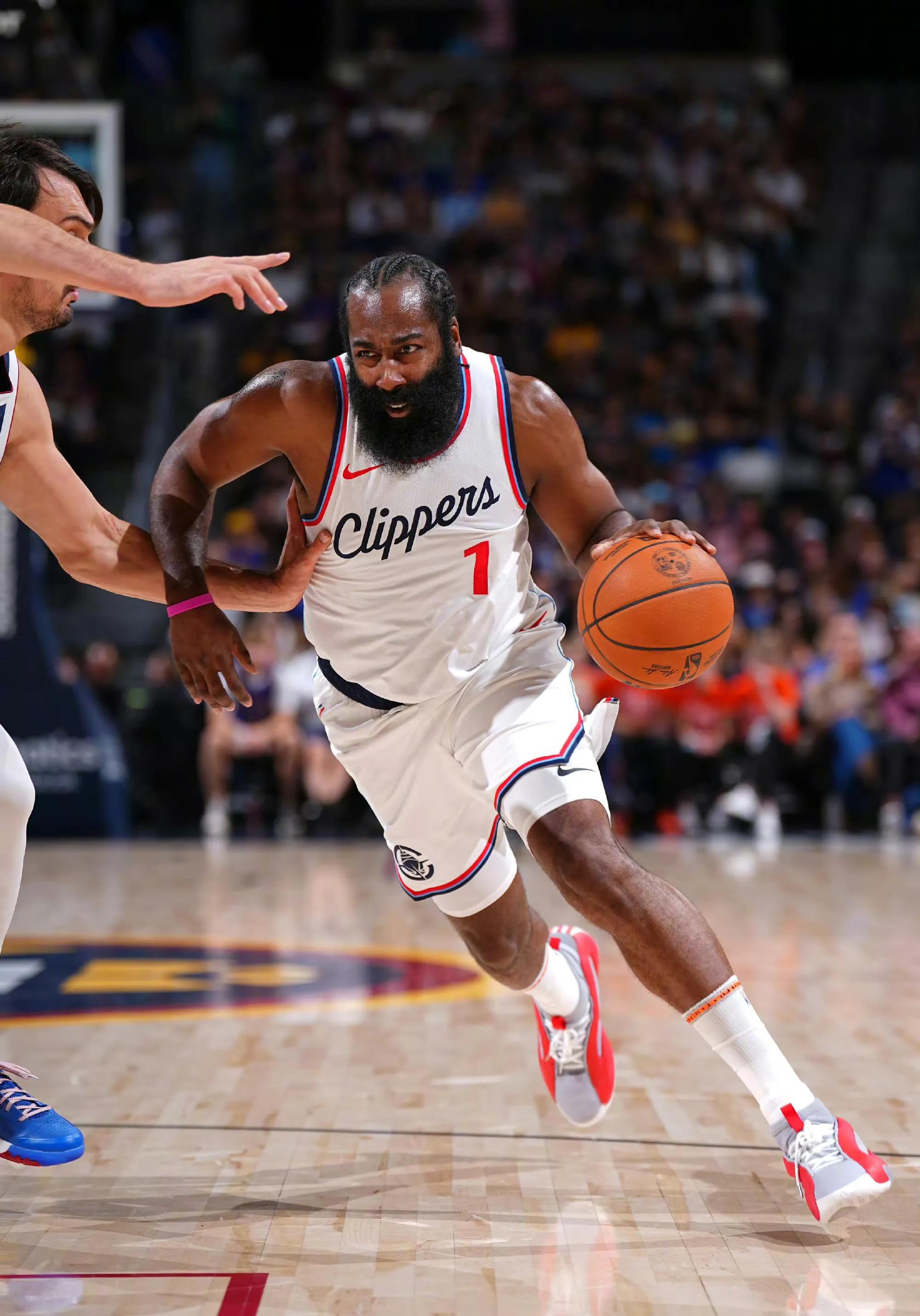 火箭逆转雄鹿,哈登贡献33分 火箭逆转雄鹿,哈登贡献33分