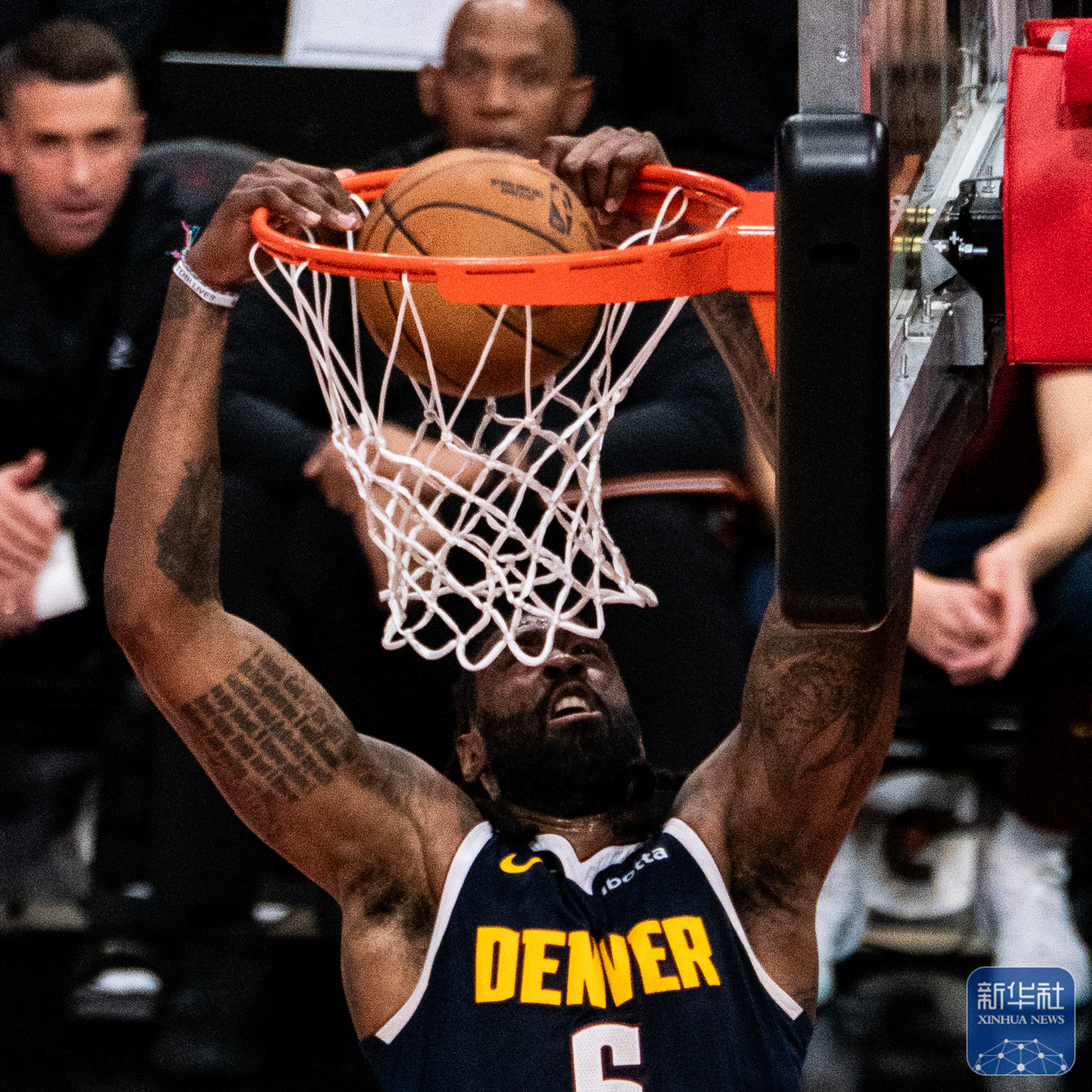 开云体育入口-火箭遭掘金横扫，季前赛风光不再