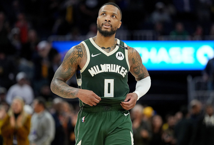 开拓者横扫黄蜂，利拉德独得32分